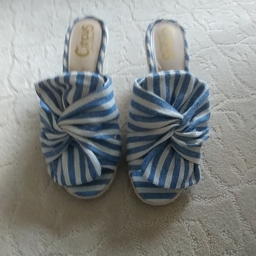 Open toe sandal 81/2 size